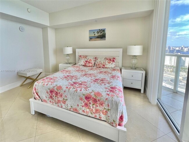 Building Photo - 16699 Collins Ave