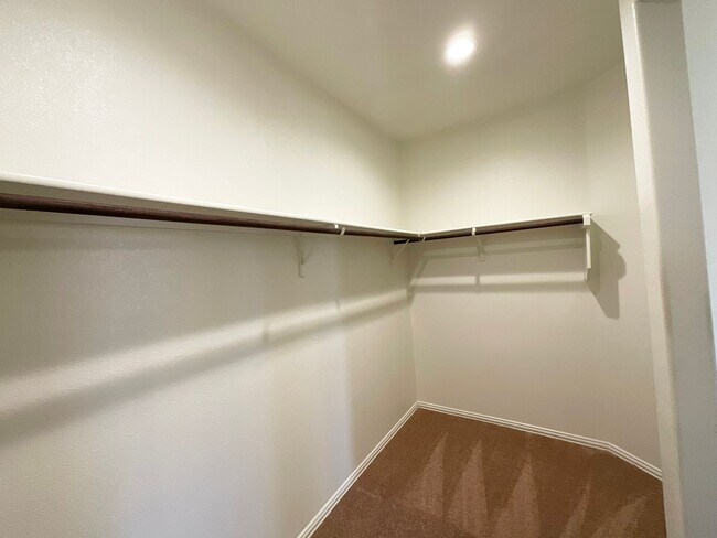 Building Photo - 7321 Fossell Ranch Rd