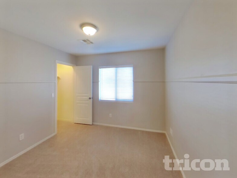 Building Photo - 1017 S 221st Dr