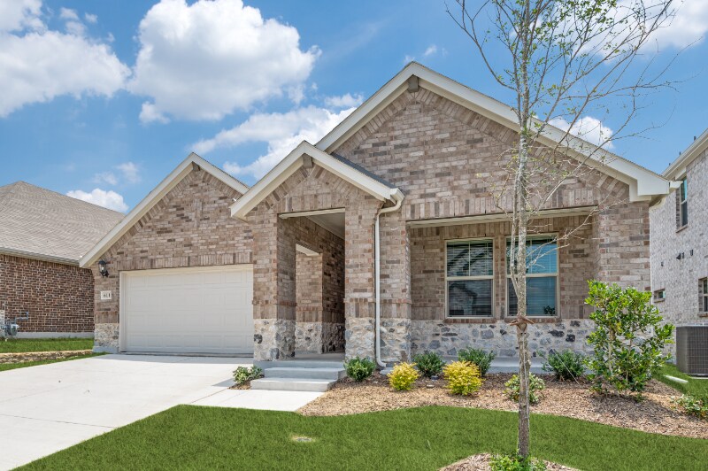 Building Photo - 611 Jack St