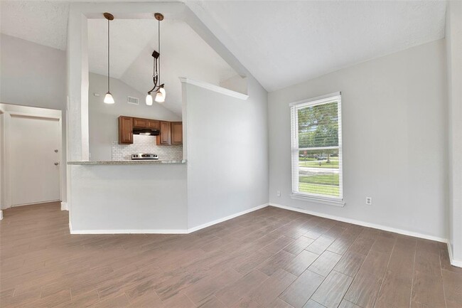 Building Photo - 2502 Ewell Dr