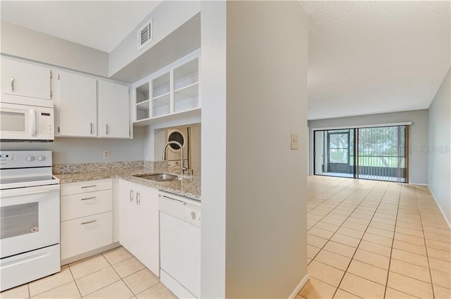 Building Photo - 6154 Burnside Cir