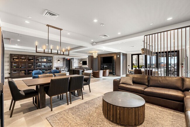 Residence Club Room - 18 Artisan Dr