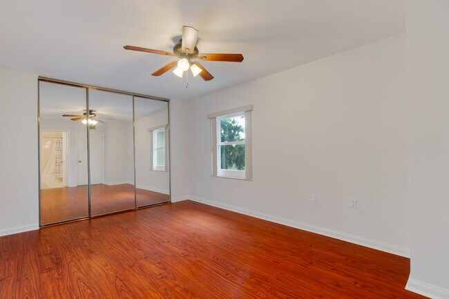 Building Photo - 31 Clinton Ct