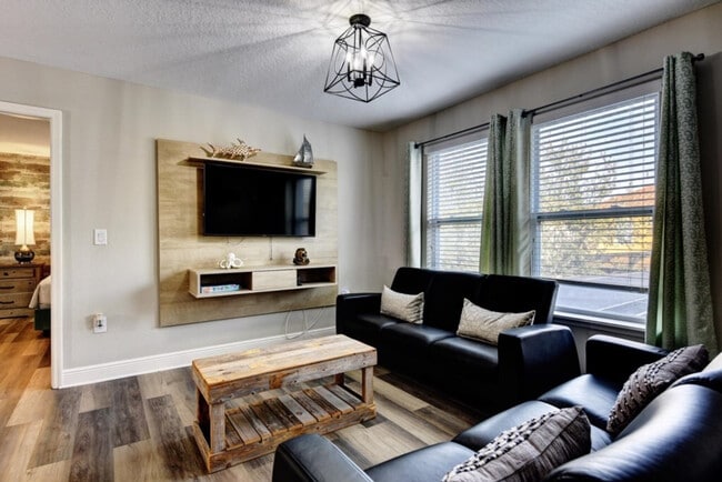 Building Photo - 5250 Wildwood Wy