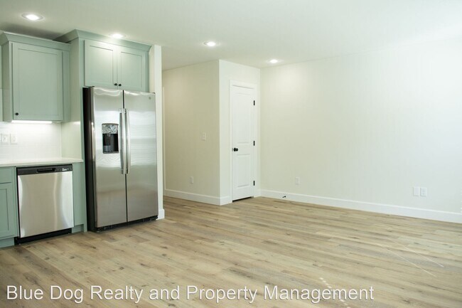 Building Photo - 3 br, 2.5 bath House - 154  N Centennial Ave