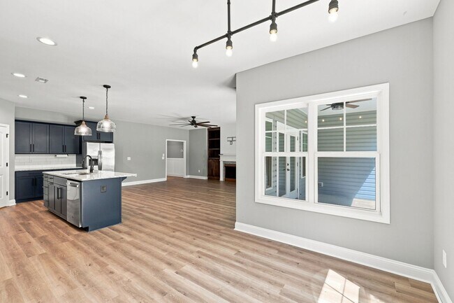 Building Photo - 233 Forester Dr