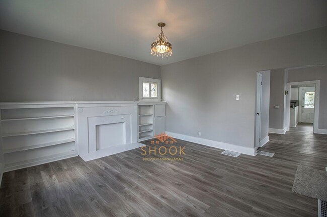 Building Photo - RENOVATED 3BR/2BA HOME CLOSE TO DOWNTOWN