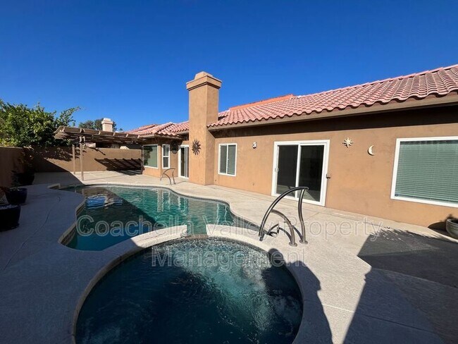 Building Photo - 77597 Carinda Ct