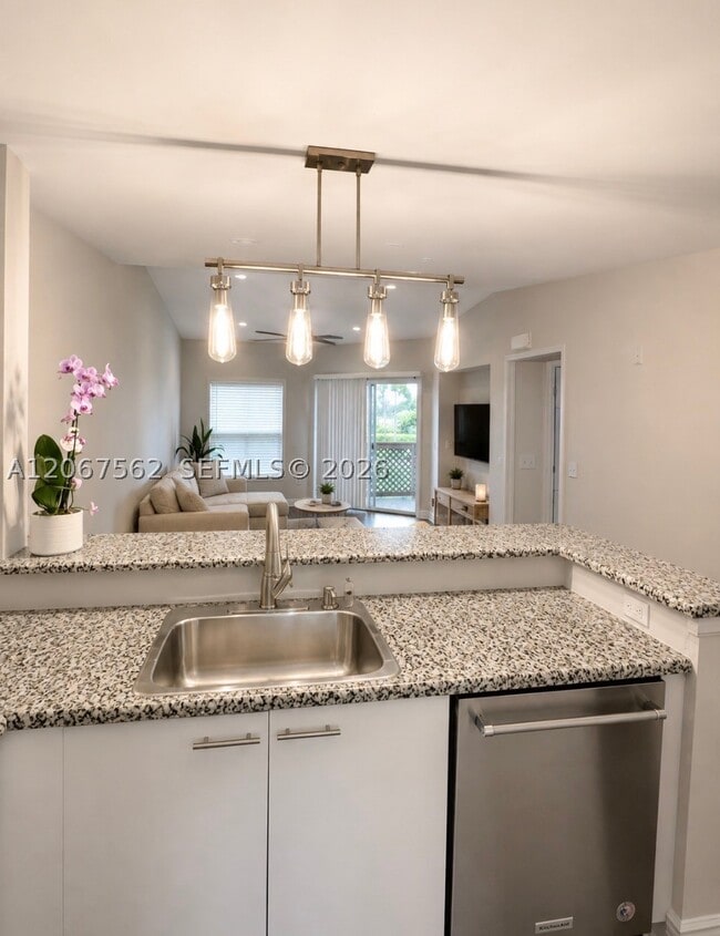 Building Photo - 4847 Palm Hill Dr
