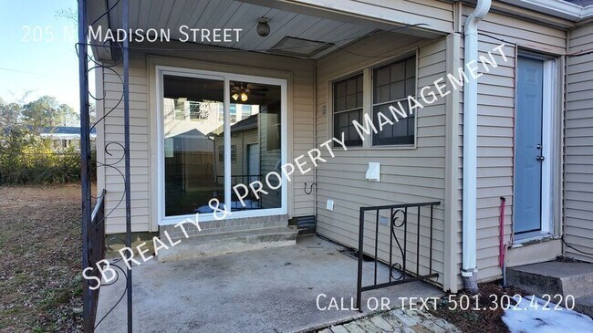 Building Photo - 205 N Madison St