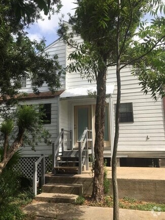 Building Photo - 2130 Fenwood St