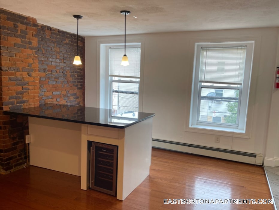 Building Photo - 349 Sumner St