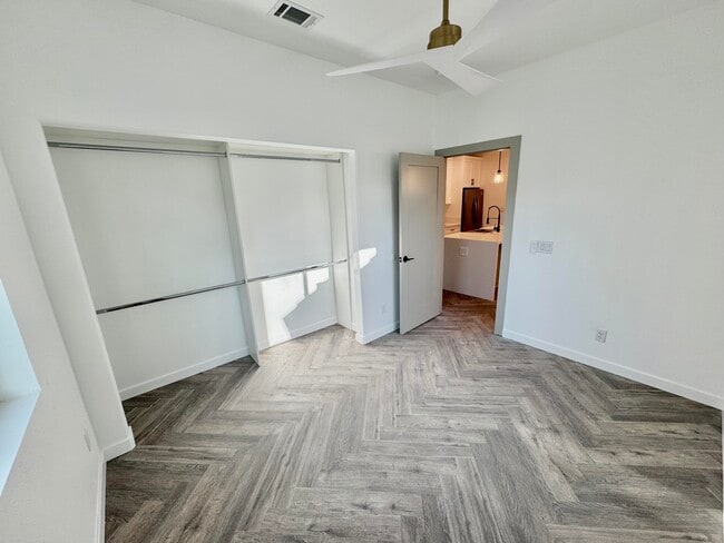 Building Photo - 2643 Summerchase Ave