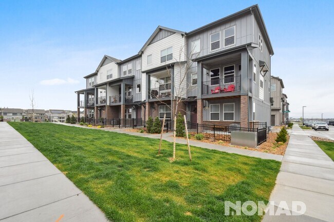 Building Photo - Charming 3BR Townhome in Castle Pines
