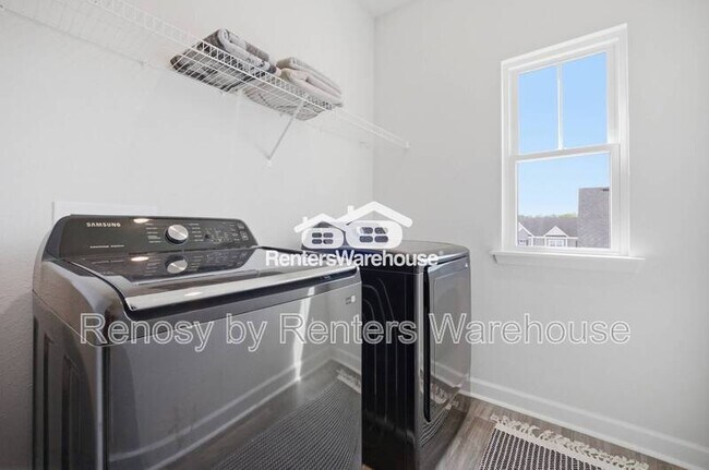 Building Photo - 1005 Opal St