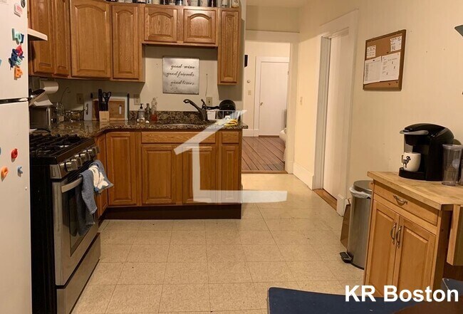 Building Photo - 37 Brook St