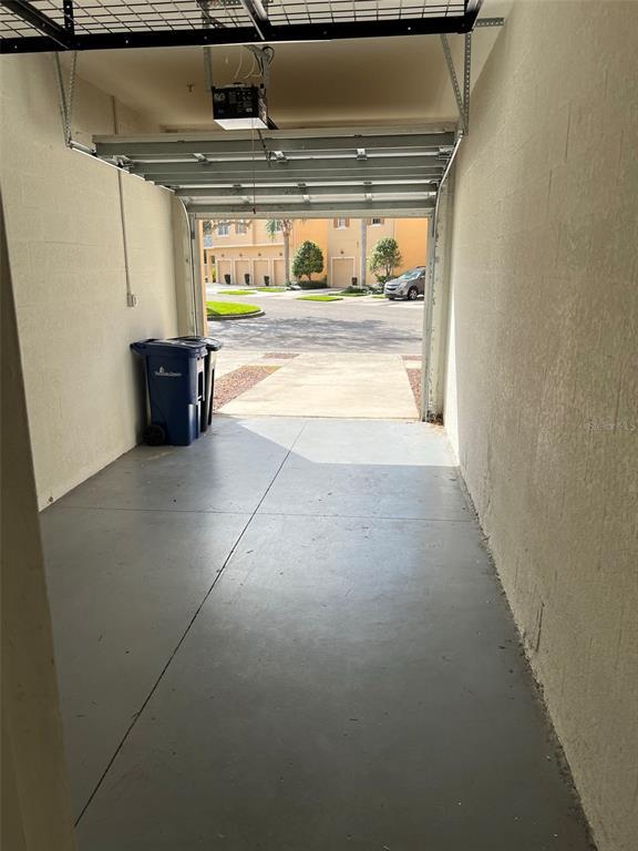 Building Photo - 3688 Parkridge Cir