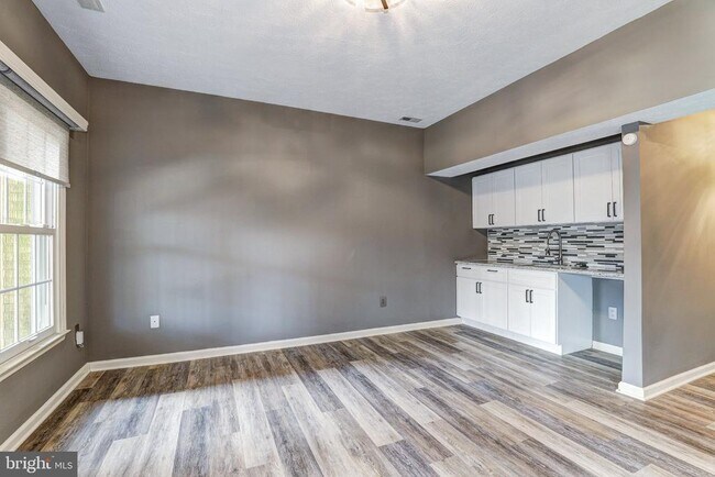Building Photo - 2733 Quarry Heights Way