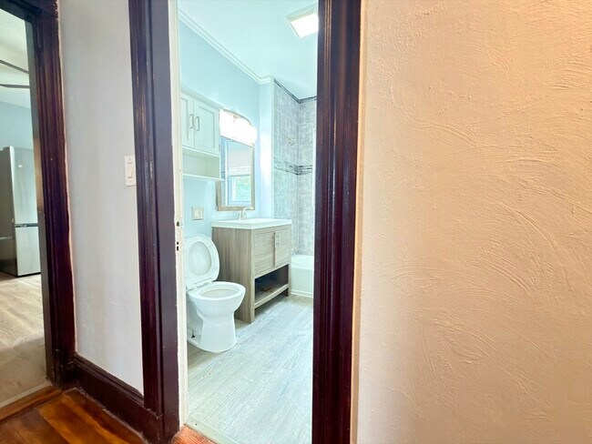 Building Photo - 18 Harold Park