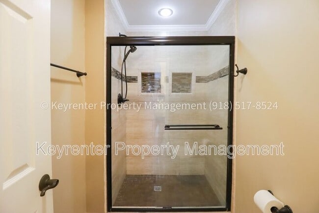 Building Photo - 3702 E 85th Pl