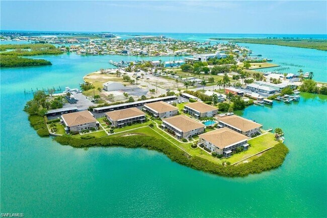Building Photo - 330 Kon Tiki Dr