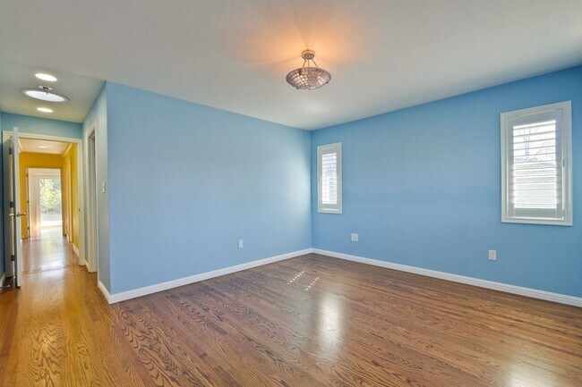 Building Photo - Wow! What a Great Home! Available Soon!