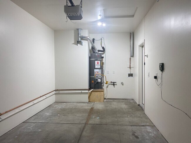 Building Photo - 2406-2408 W Avenue 134th (LO)