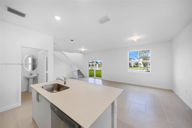 Building Photo - 2448 SE 27th Terrace