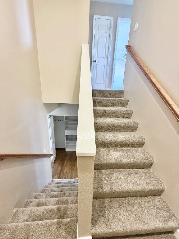 Building Photo - 709 Michael St