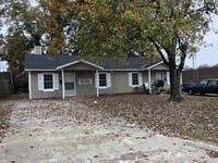 Building Photo - 404 Dowd St