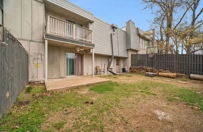 Building Photo - 4614 E 68th St