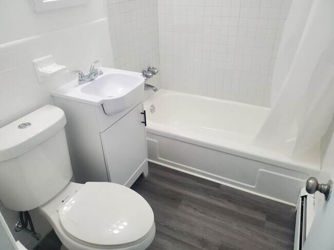 Building Photo - 1143 E Sydney St