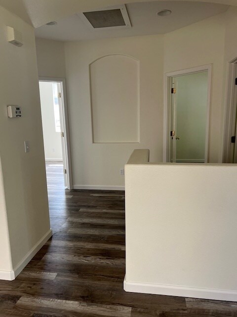 Building Photo - 309 Queencrest Ct