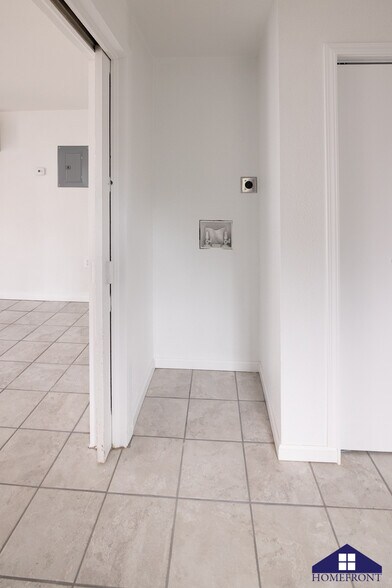 Stackable W/D hookups - 502 S 1st St