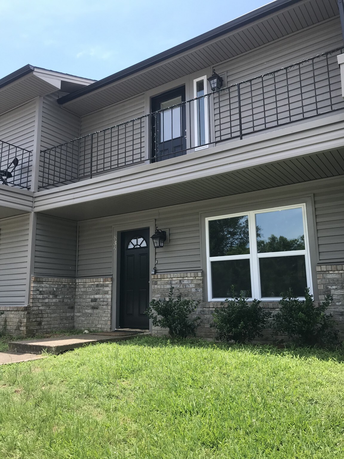 Outside - 826 Parkview
