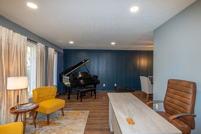 Building Photo - Gorgeous home for rent in very desirable M...