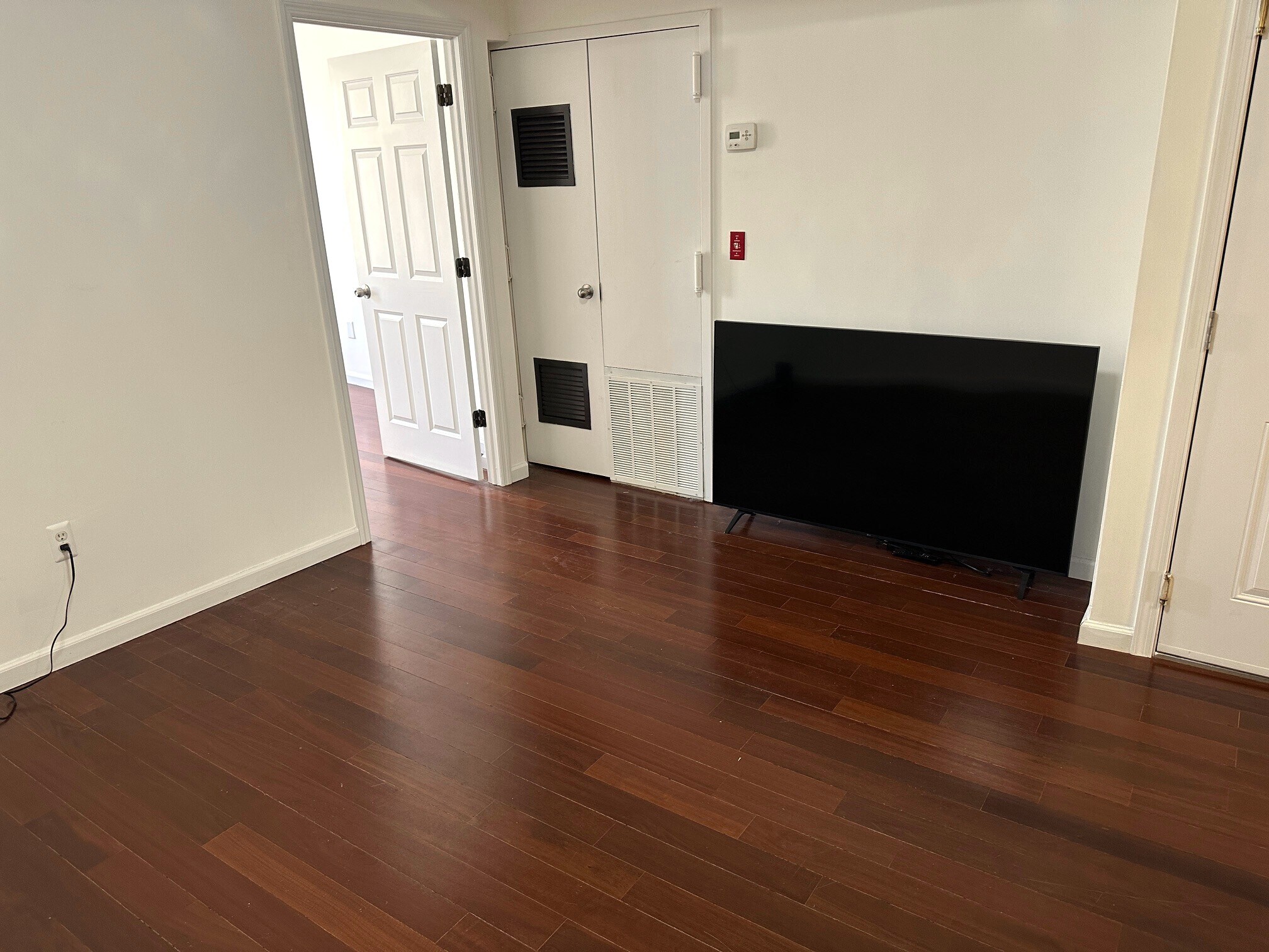 Building Photo - 395 2nd St