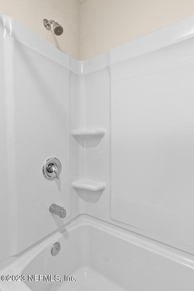 Building Photo - 46 Oarsman Xing Dr