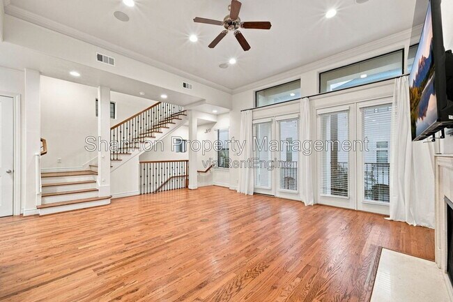 Building Photo - 9609 Pemberton Cres Dr