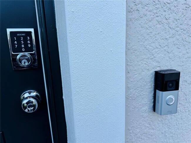 Building Photo - 2923 Skyline Lp