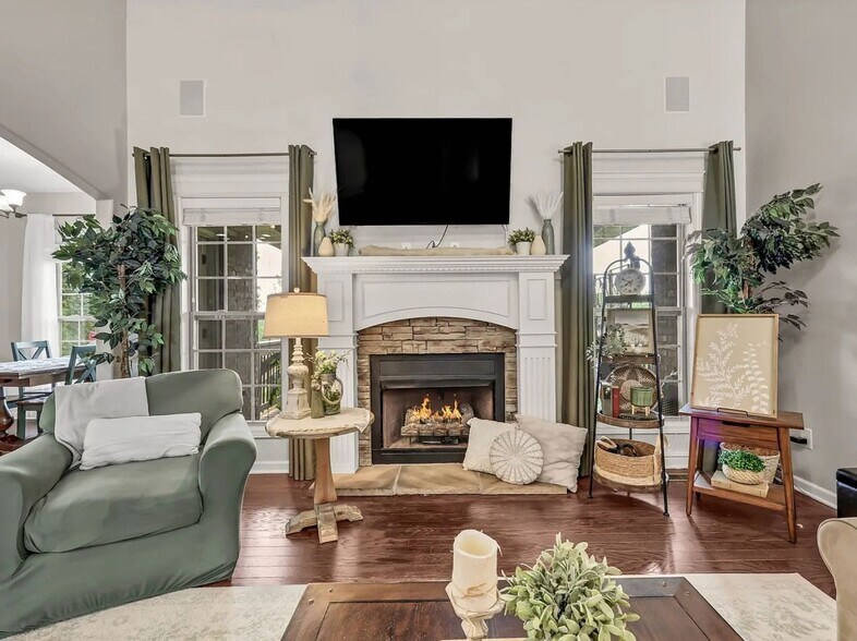 Building Photo - 425 Carson Bailey Court