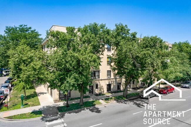 Building Photo - 1608 W Sunnyside Ave