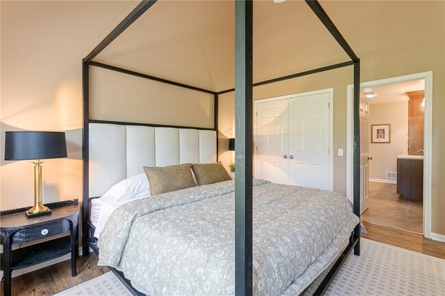 Building Photo - 72 Windward Way