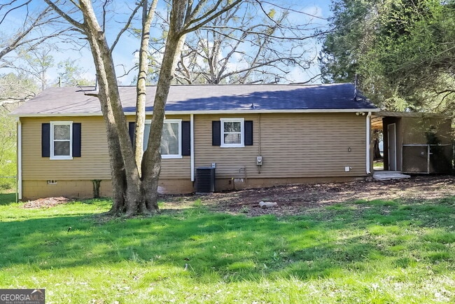 Building Photo - 302 Wren Cir