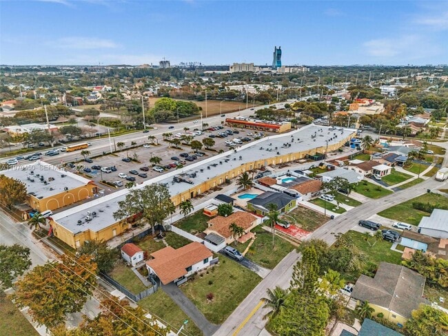 Building Photo - 6781 Franklin St