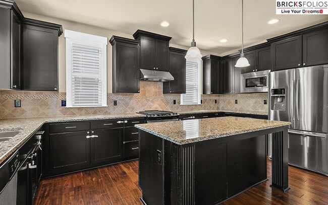 Building Photo - Natural Light-Filled Renton Home with Space to Live & Entertain!