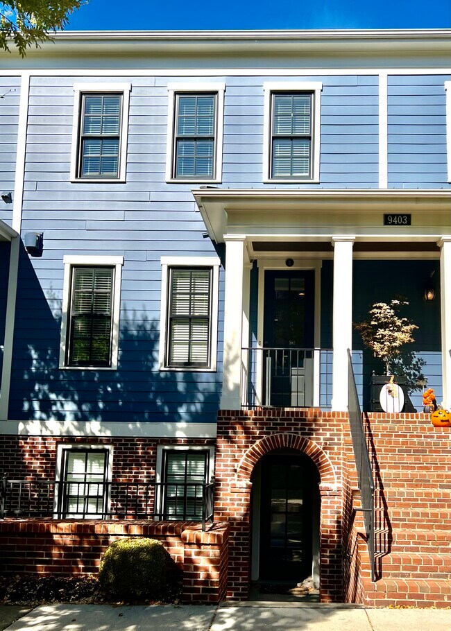 Exterior - 9403 Delphinium St