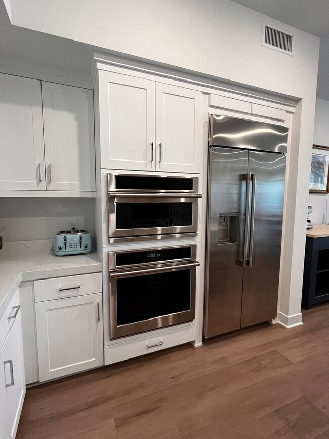 Building Photo - Luxury Condo in Lexington at Central Park West - Available Beginning of September!!