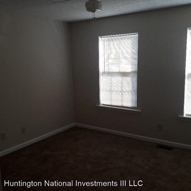 Building Photo - 350 WI Pkwy